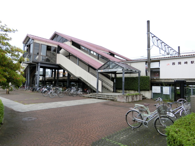 駅舎 (南口)