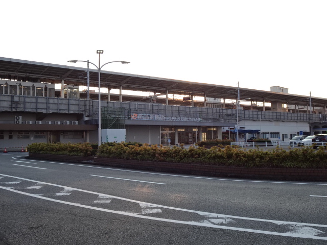駅舎 (北口)