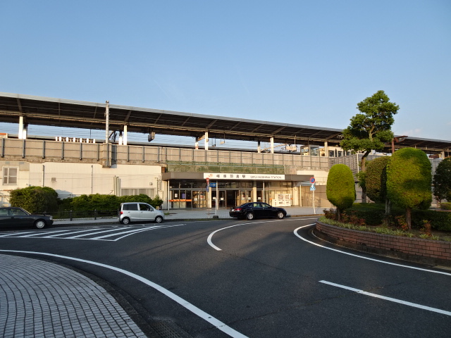 駅舎 (南口)