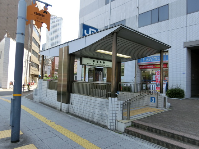 駅出入口3