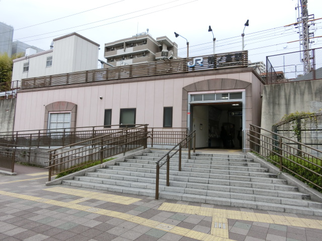 駅舎 (南口)