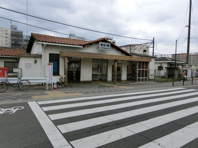 駅舎 (西口)