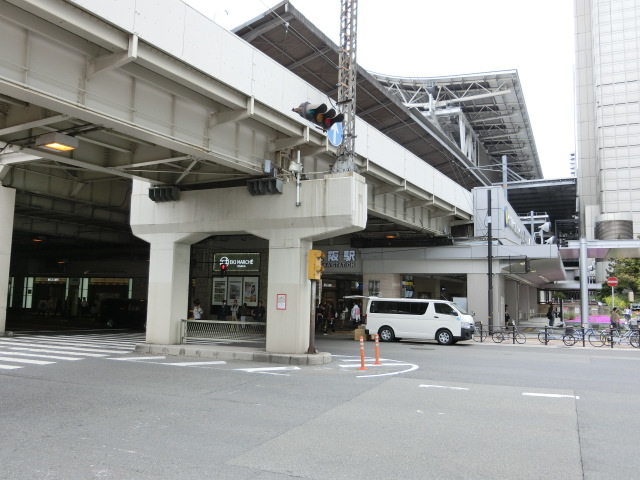 駅舎 (桜橋口)