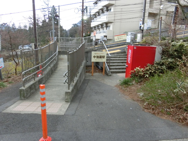 駅出入口 (北側)
