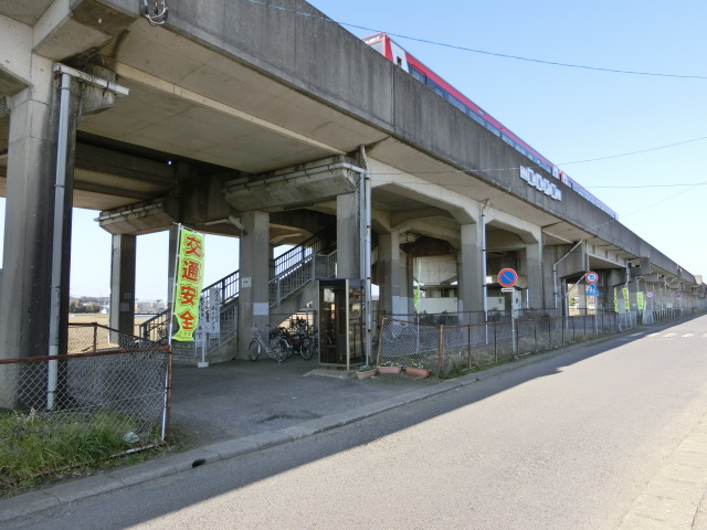 駅出入口 (北口)