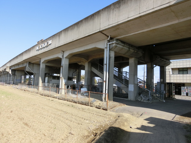駅出入口 (南口)