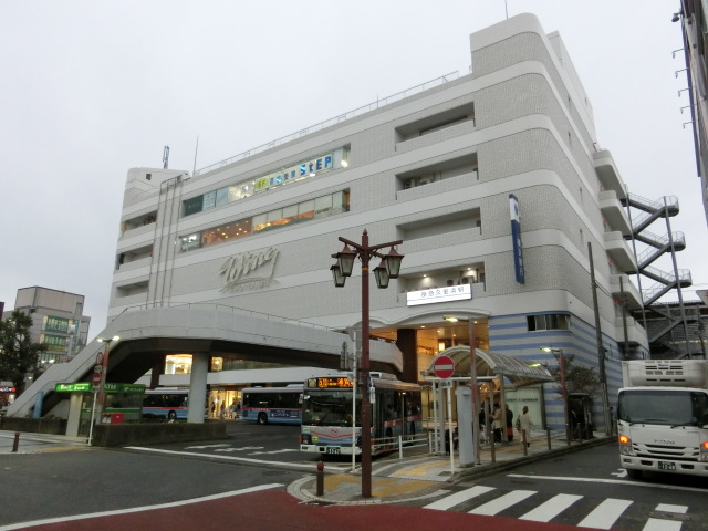 駅舎 (東口)