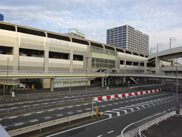 駅舎 (東口)