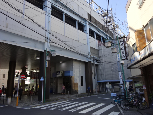 駅舎 (南側)