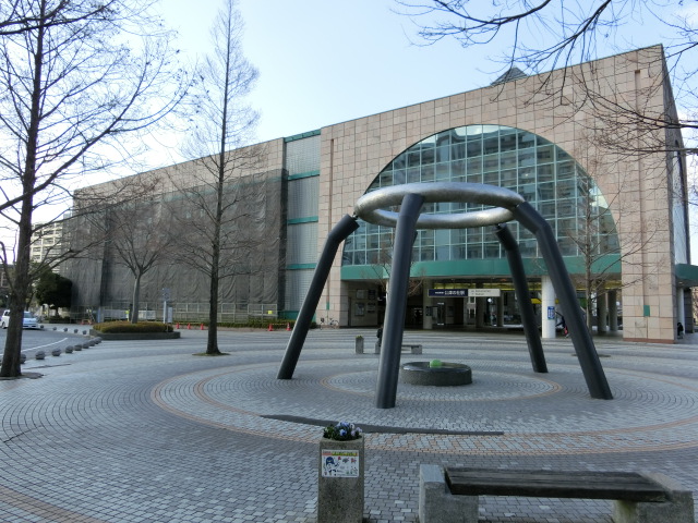 駅舎 (南口)