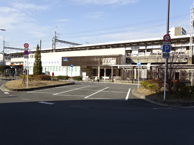 駅舎 (南口)