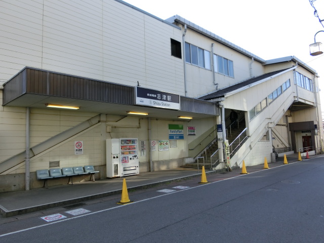 駅舎 (北口)