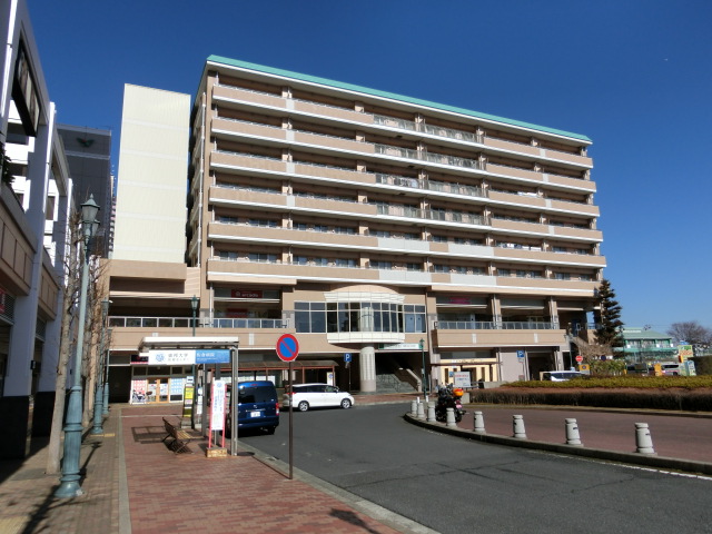 駅舎 (南口)