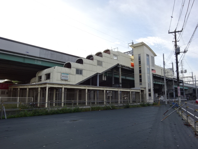 駅舎 (西口)