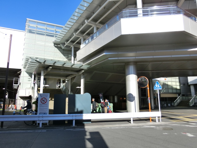 駅舎 (多摩川方面)