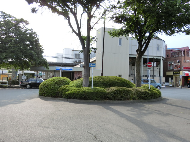 駅舎 (東口)