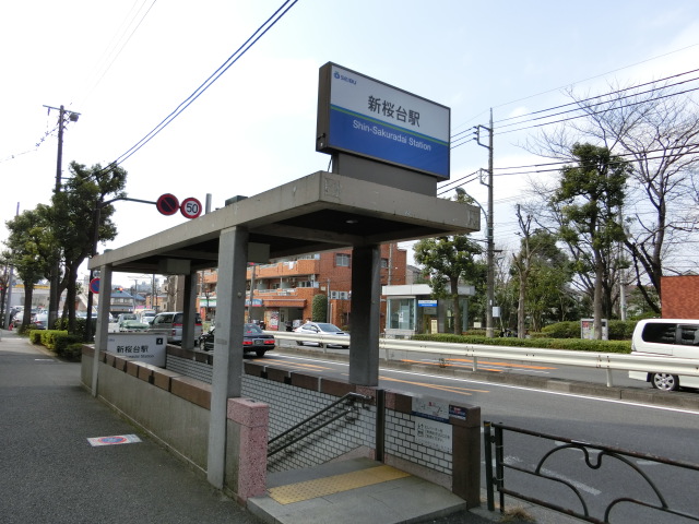 駅出入口4