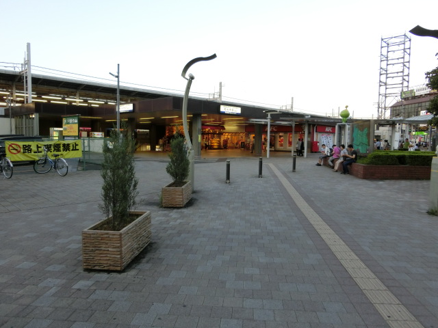 駅舎 (南口)