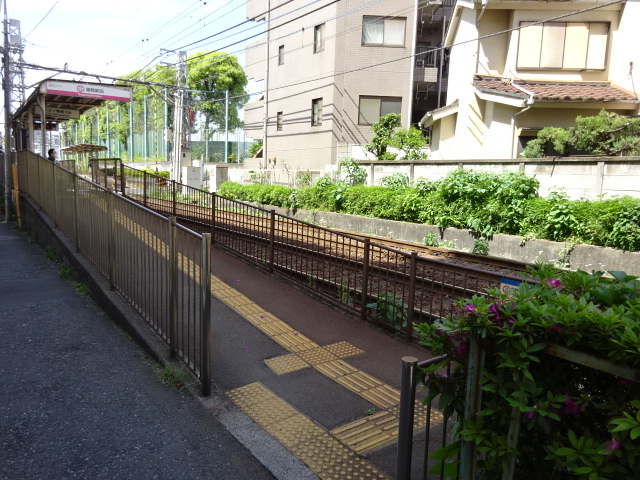 駅出入口 (上りホーム早稲田方)