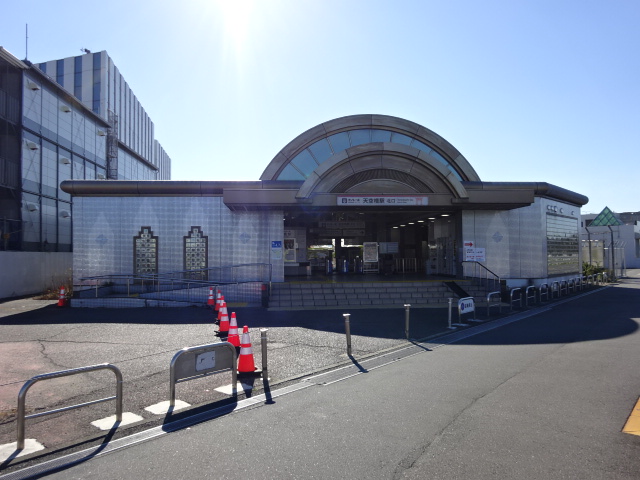 駅舎 (北口)
