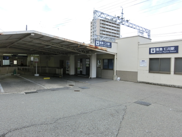 駅舎 (西口)