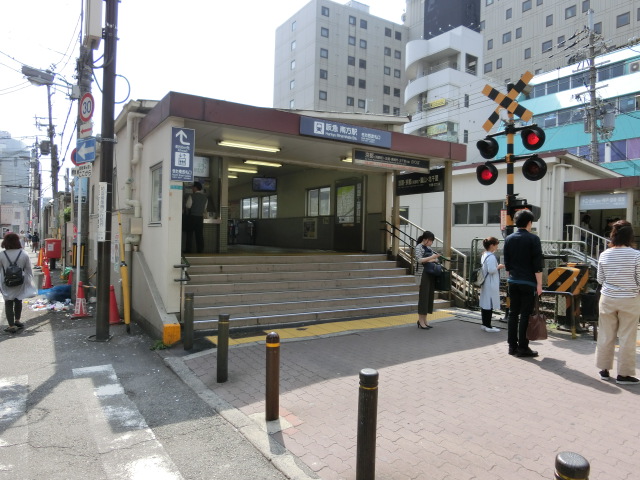 駅舎 (きた西口)