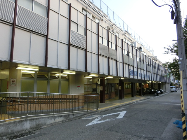 駅舎 (西口)