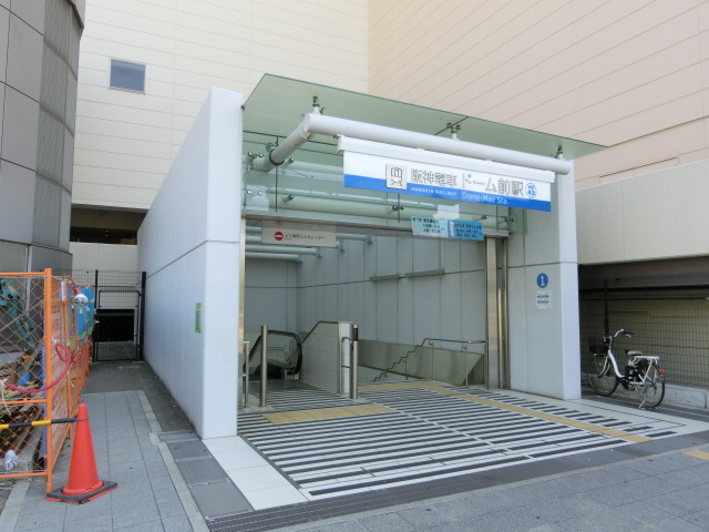 駅出入口1