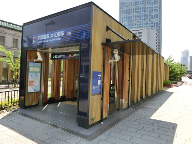 駅出入口5