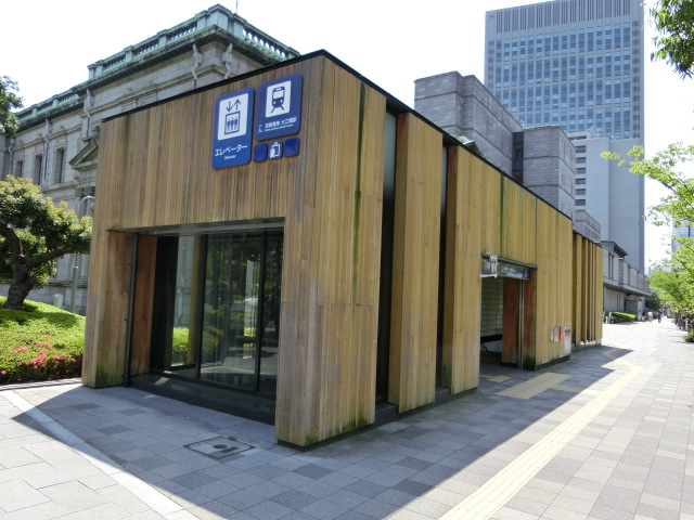 駅出入口6