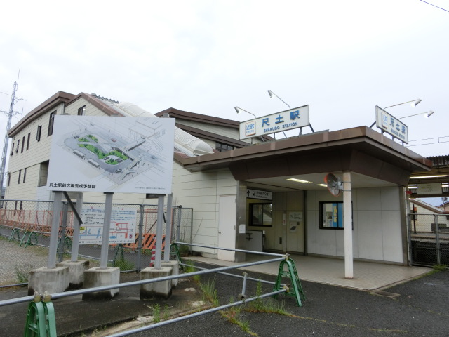駅舎 (南口)