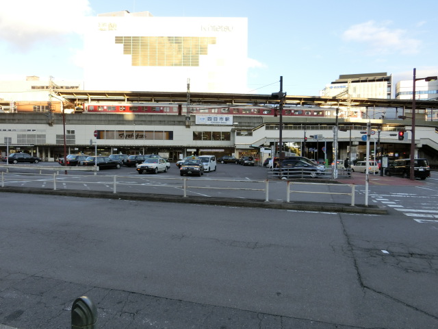駅舎 (西口)