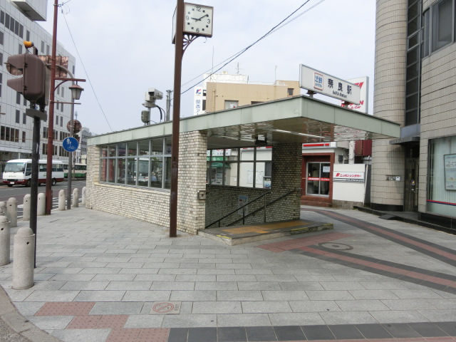 駅出入口1