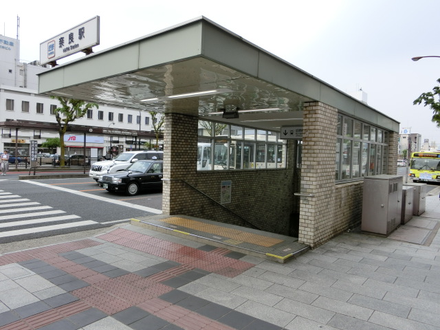 駅出入口5