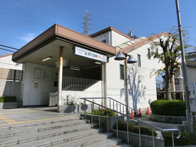 駅舎 (出口6)