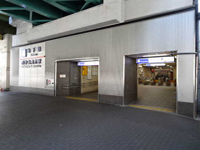 駅出入口1